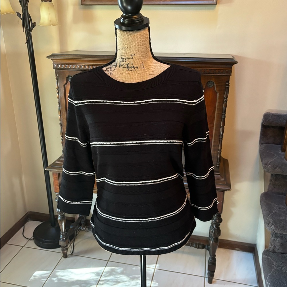 Liz Claiborne Women’s Black Striped Sweater Medium
